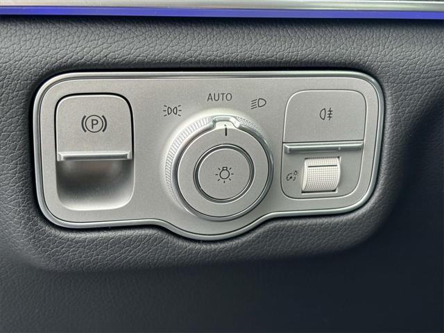 new 2025 Mercedes-Benz GLS 450 car, priced at $95,840
