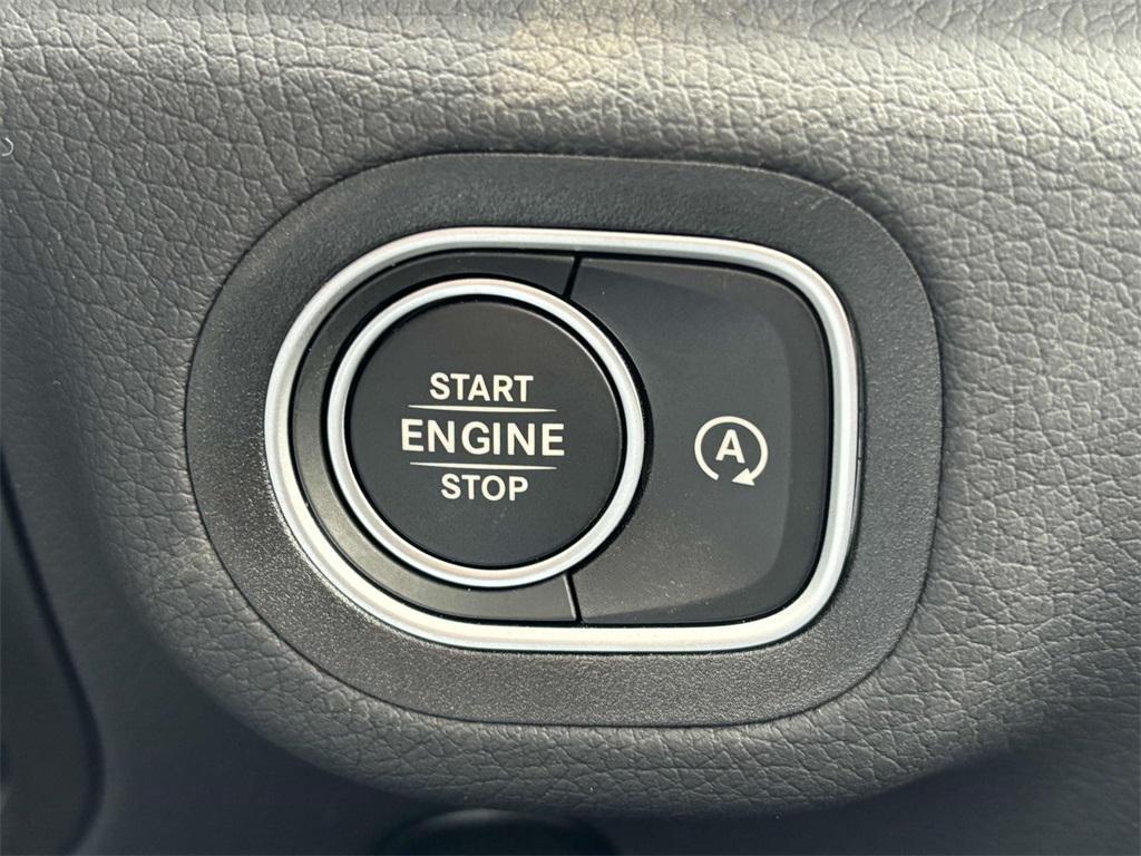 new 2025 Mercedes-Benz GLS 450 car, priced at $95,840