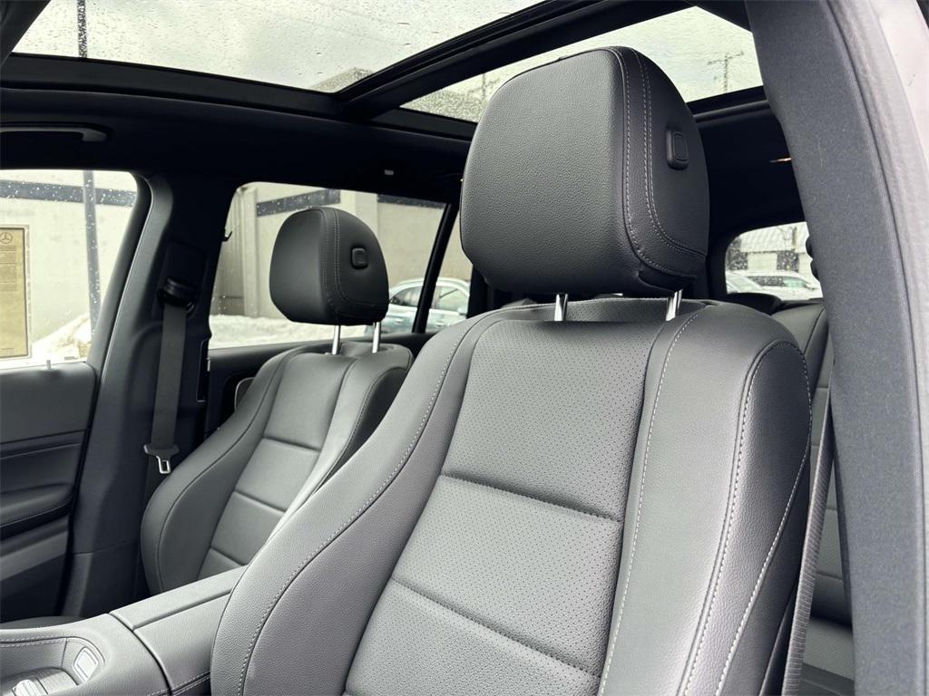 new 2025 Mercedes-Benz GLS 450 car, priced at $95,840