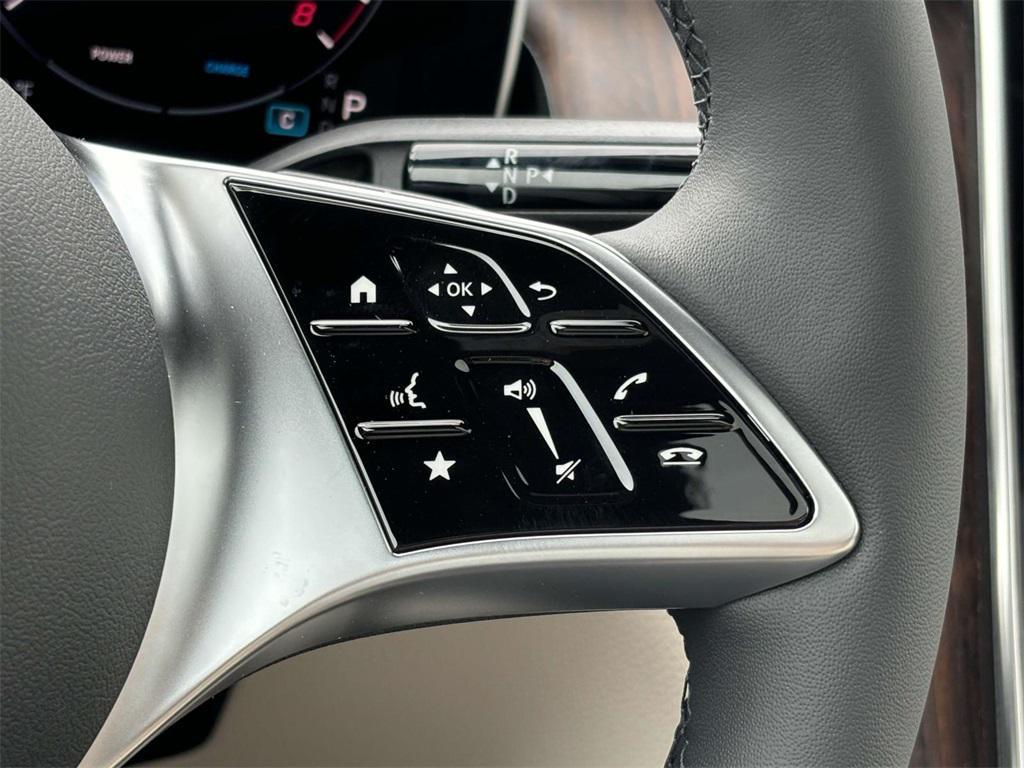new 2025 Mercedes-Benz GLC 300 car, priced at $57,225