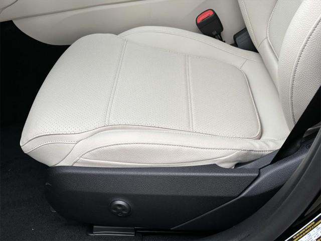 new 2025 Mercedes-Benz C-Class car
