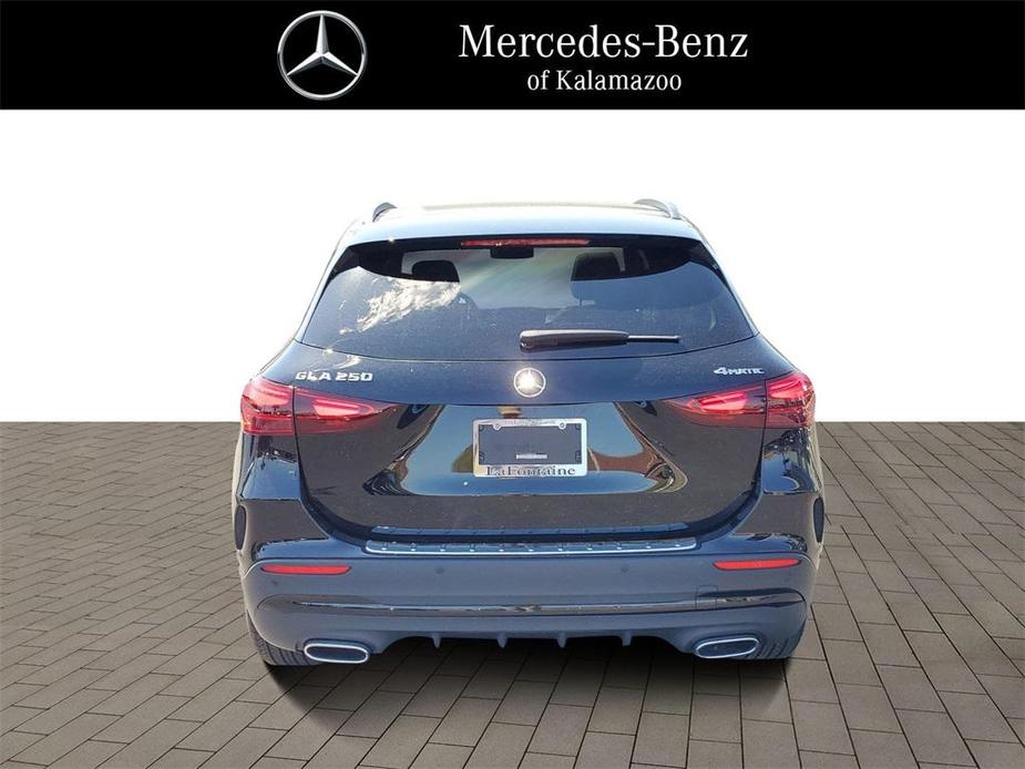 new 2024 Mercedes-Benz GLA 250 car, priced at $52,700