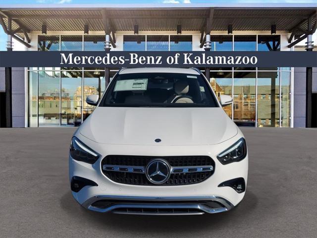 new 2025 Mercedes-Benz GLA 250 car, priced at $47,295