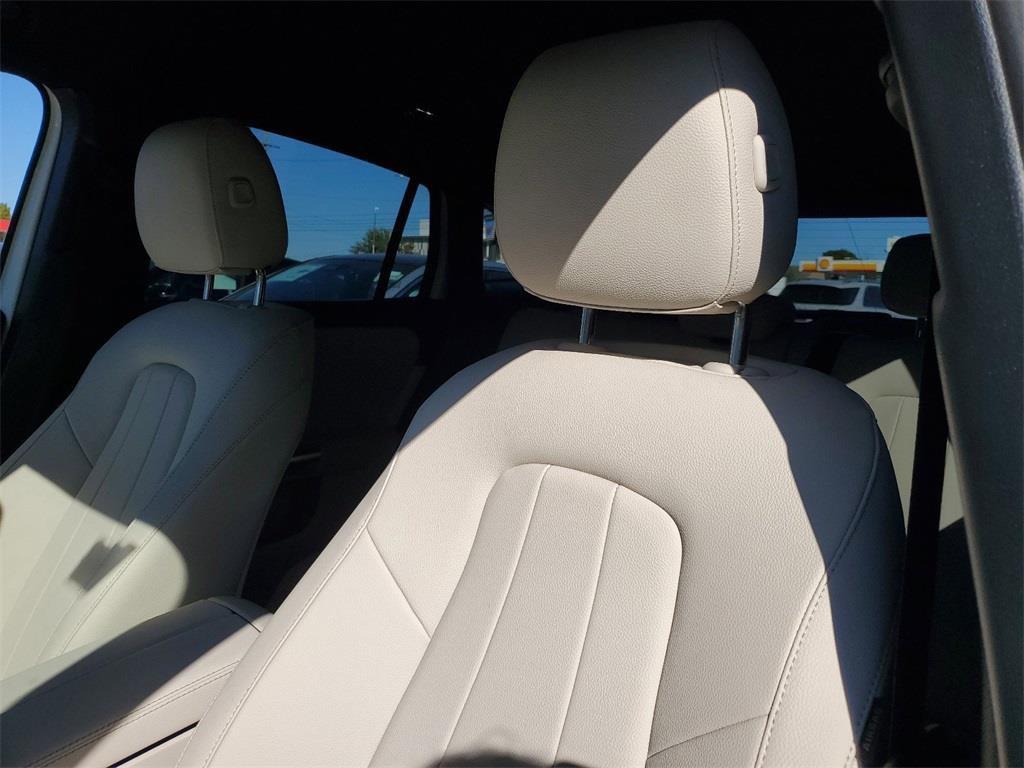 new 2025 Mercedes-Benz GLA 250 car, priced at $47,295