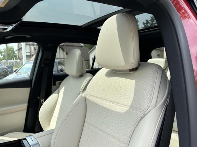 new 2025 Mercedes-Benz GLC 300 car