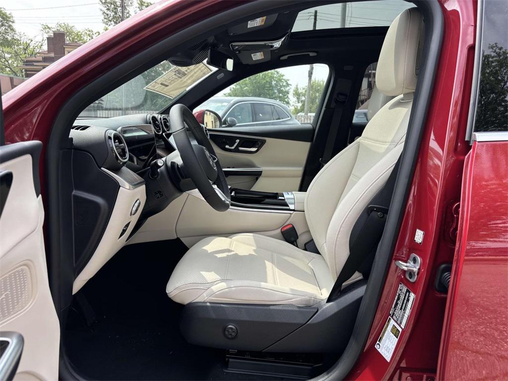 new 2025 Mercedes-Benz GLC 300 car, priced at $59,295