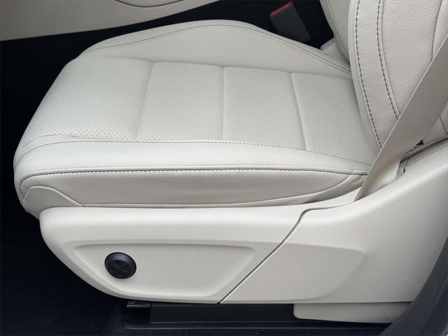 new 2025 Mercedes-Benz GLE 450e car
