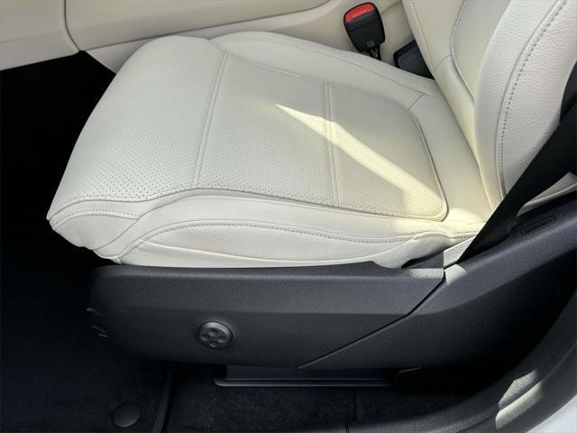 new 2025 Mercedes-Benz GLC 300 car