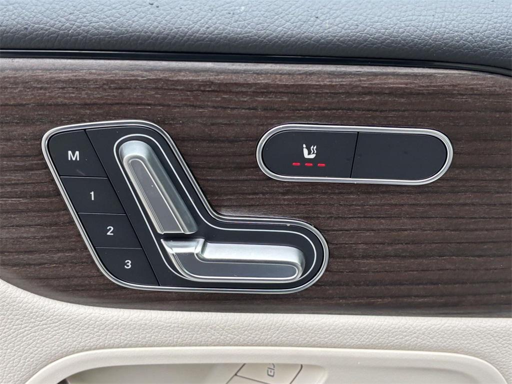 new 2026 Mercedes-Benz GLB 250 car