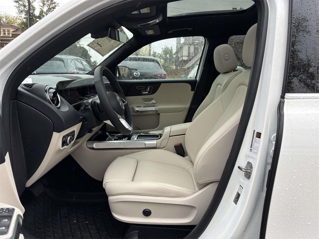 new 2026 Mercedes-Benz GLB 250 car