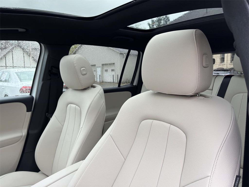 new 2026 Mercedes-Benz GLB 250 car