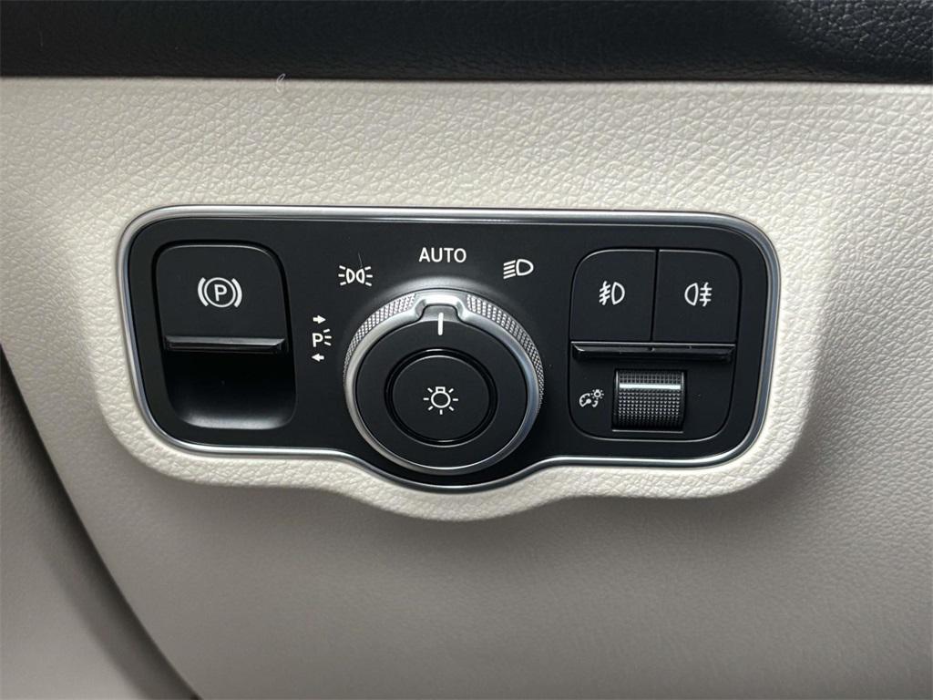 new 2026 Mercedes-Benz GLB 250 car