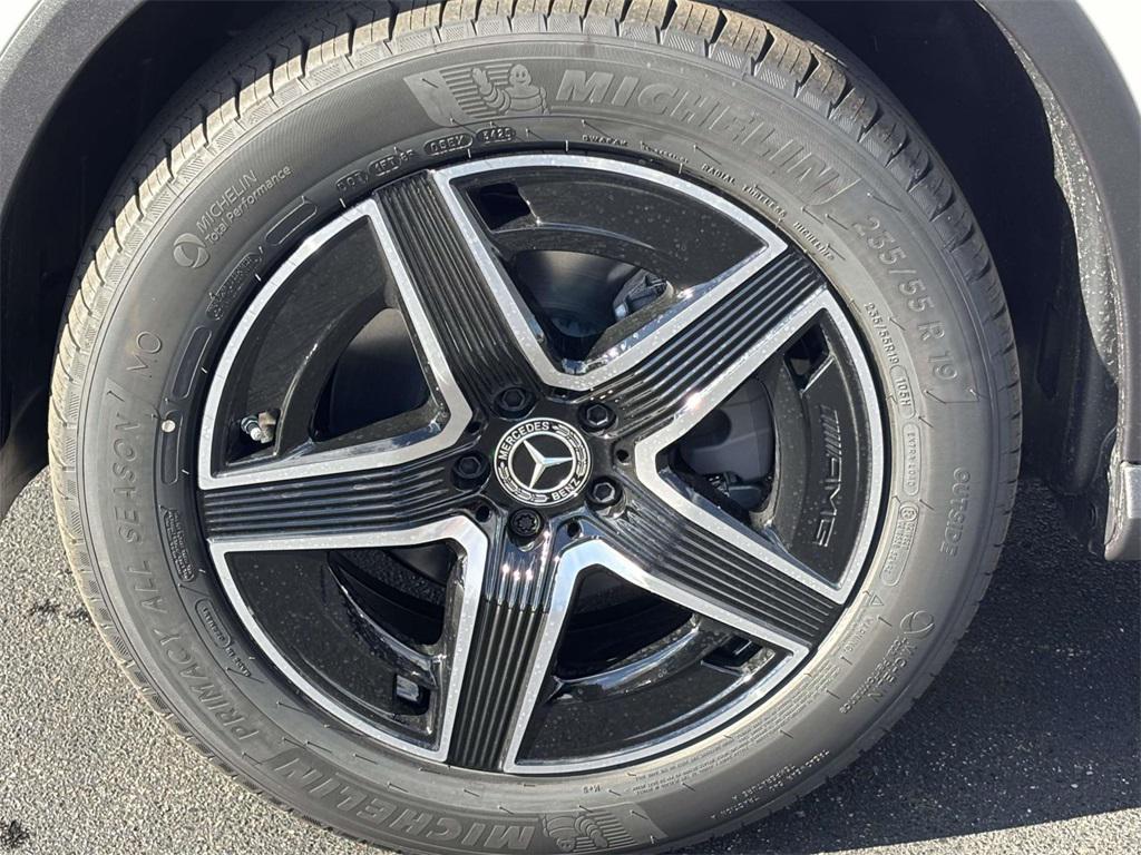 new 2026 Mercedes-Benz GLC 300 car