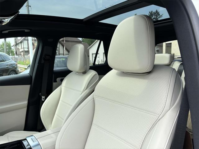 new 2025 Mercedes-Benz GLC 300 car