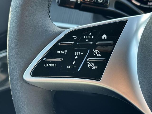 new 2025 Mercedes-Benz GLC 300 car
