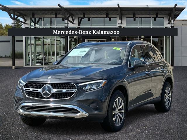 new 2025 Mercedes-Benz GLC 300 car
