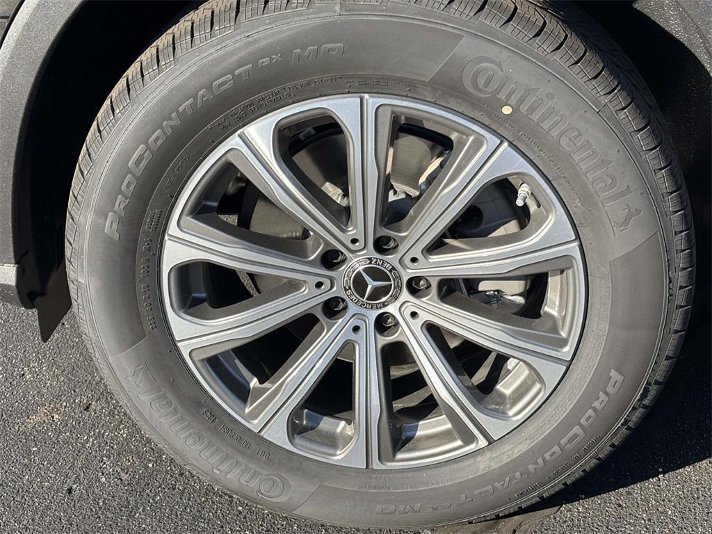 new 2026 Mercedes-Benz GLC 300 car