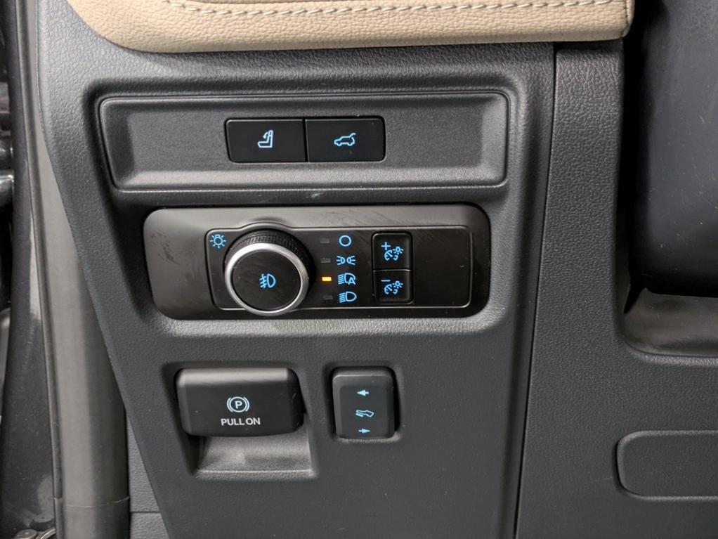 used 2023 Ford Expedition car, priced at $52,362