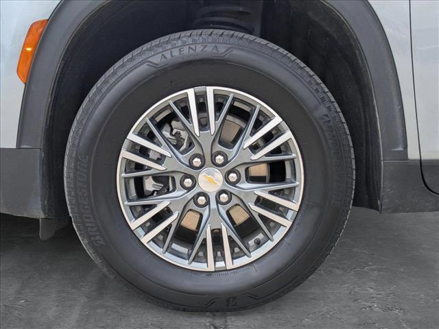 used 2024 Chevrolet Traverse car, priced at $37,993