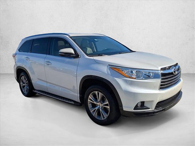 used 2015 Toyota Highlander car, priced at $16,536