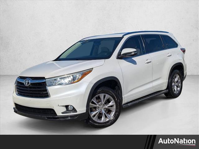 used 2015 Toyota Highlander car, priced at $16,536