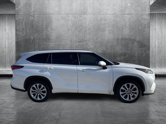 used 2020 Toyota Highlander car, priced at $28,666