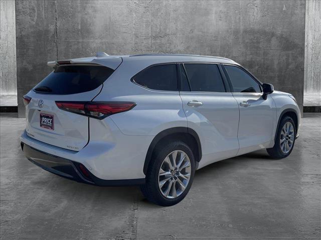 used 2020 Toyota Highlander car, priced at $28,666