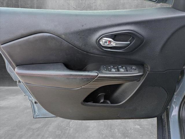used 2014 Jeep Cherokee car, priced at $11,433