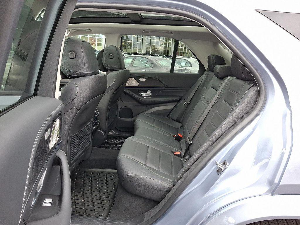 new 2025 Mercedes-Benz GLE 450 car, priced at $100,585