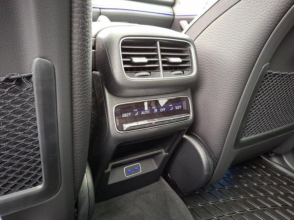 new 2025 Mercedes-Benz GLE 450 car, priced at $100,585