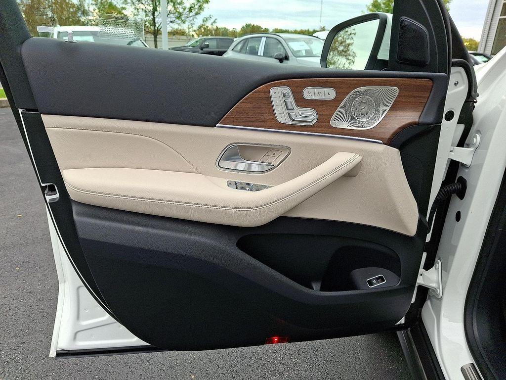 new 2025 Mercedes-Benz GLS 450 car, priced at $91,775