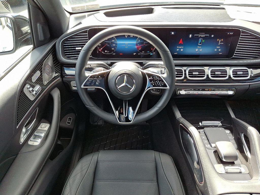 new 2025 Mercedes-Benz GLE 580 car, priced at $105,660