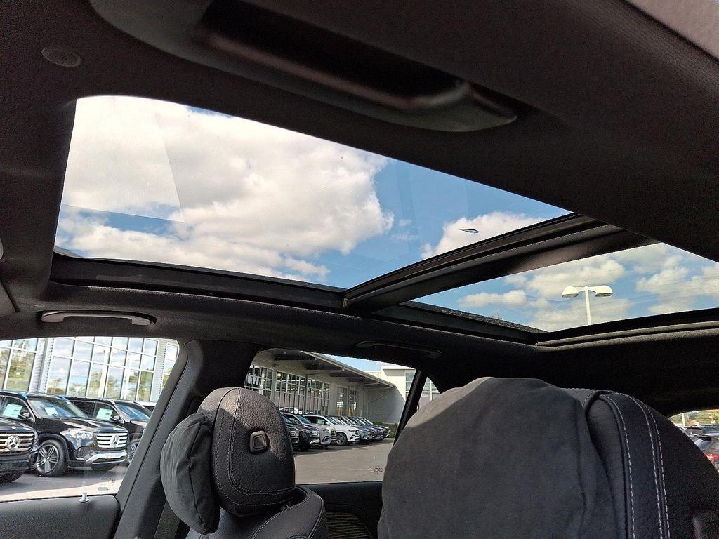 new 2025 Mercedes-Benz GLE 580 car, priced at $105,660