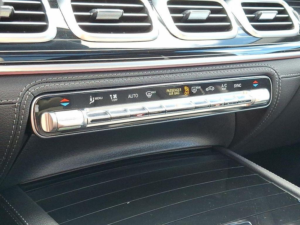 new 2025 Mercedes-Benz GLE 580 car, priced at $105,660