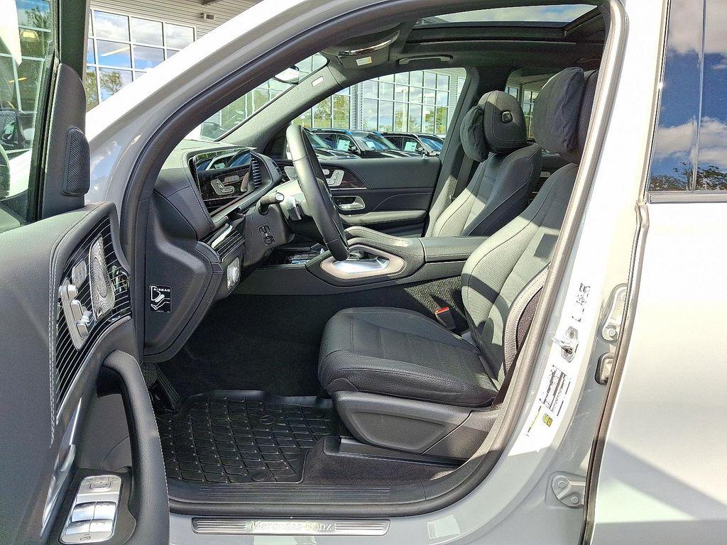 new 2025 Mercedes-Benz GLE 580 car, priced at $105,660