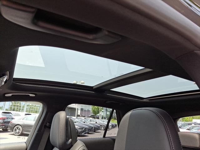 new 2025 Mercedes-Benz GLC 300 car