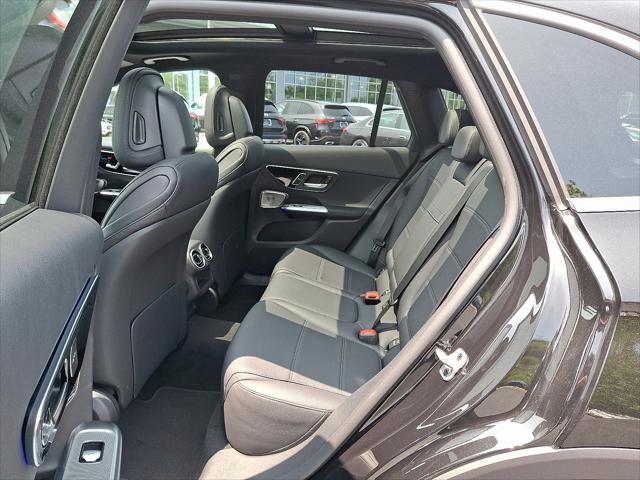 new 2025 Mercedes-Benz GLC 300 car