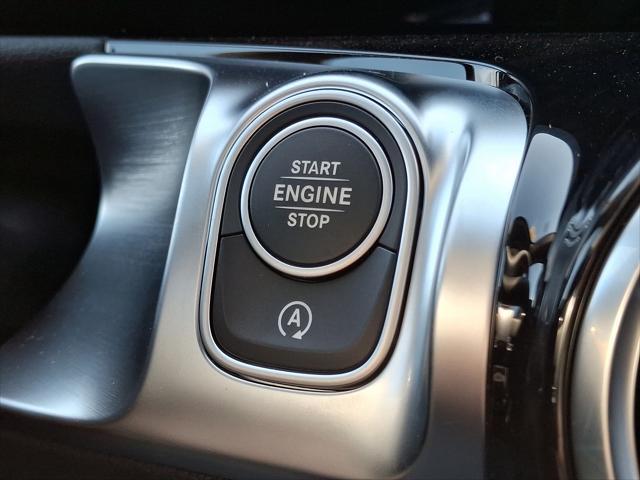 new 2025 Mercedes-Benz GLB 250 car
