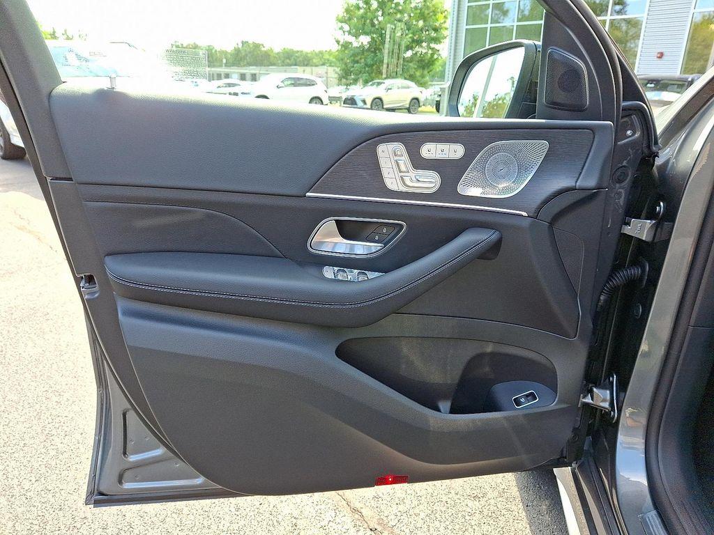new 2026 Mercedes-Benz GLE 450 car, priced at $85,500