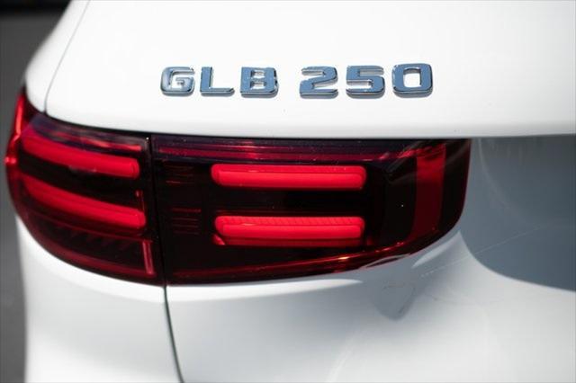 new 2024 Mercedes-Benz GLB 250 car, priced at $50,185