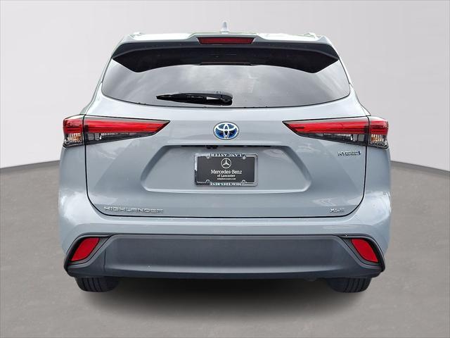used 2022 Toyota Highlander Hybrid car, priced at $40,297