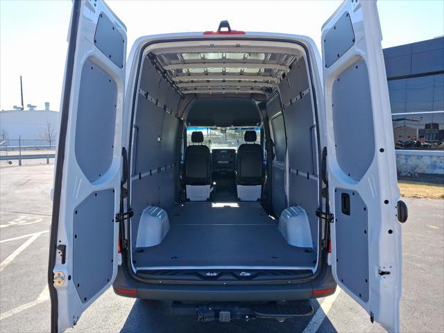 new 2024 Mercedes-Benz Sprinter 2500 car, priced at $61,154