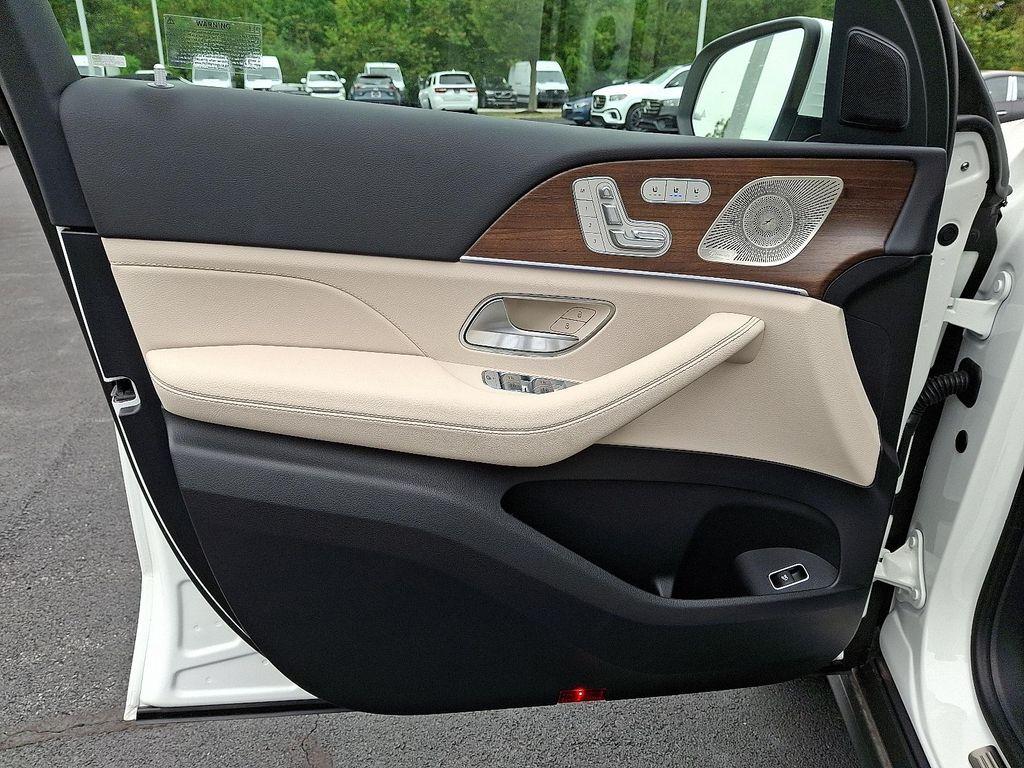 new 2025 Mercedes-Benz GLS 450 car, priced at $91,580