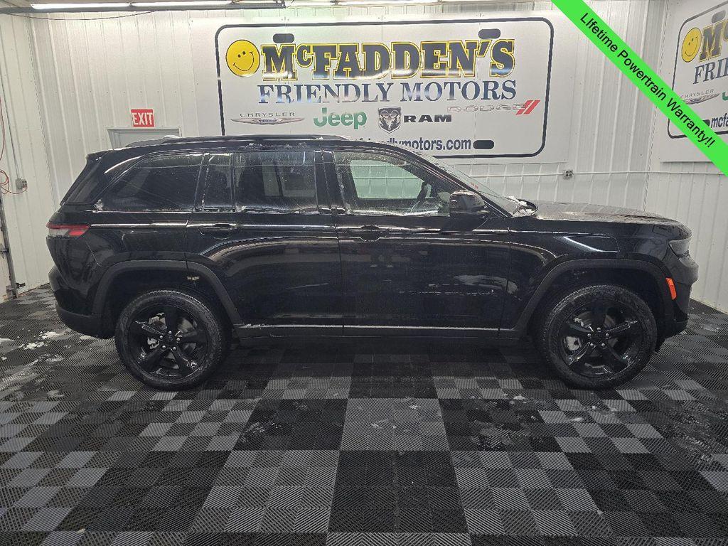 new 2025 Jeep Grand Cherokee car, priced at $49,643