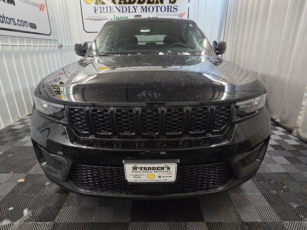 new 2025 Jeep Grand Cherokee car, priced at $49,643