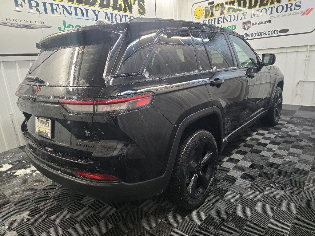 new 2025 Jeep Grand Cherokee car, priced at $49,643