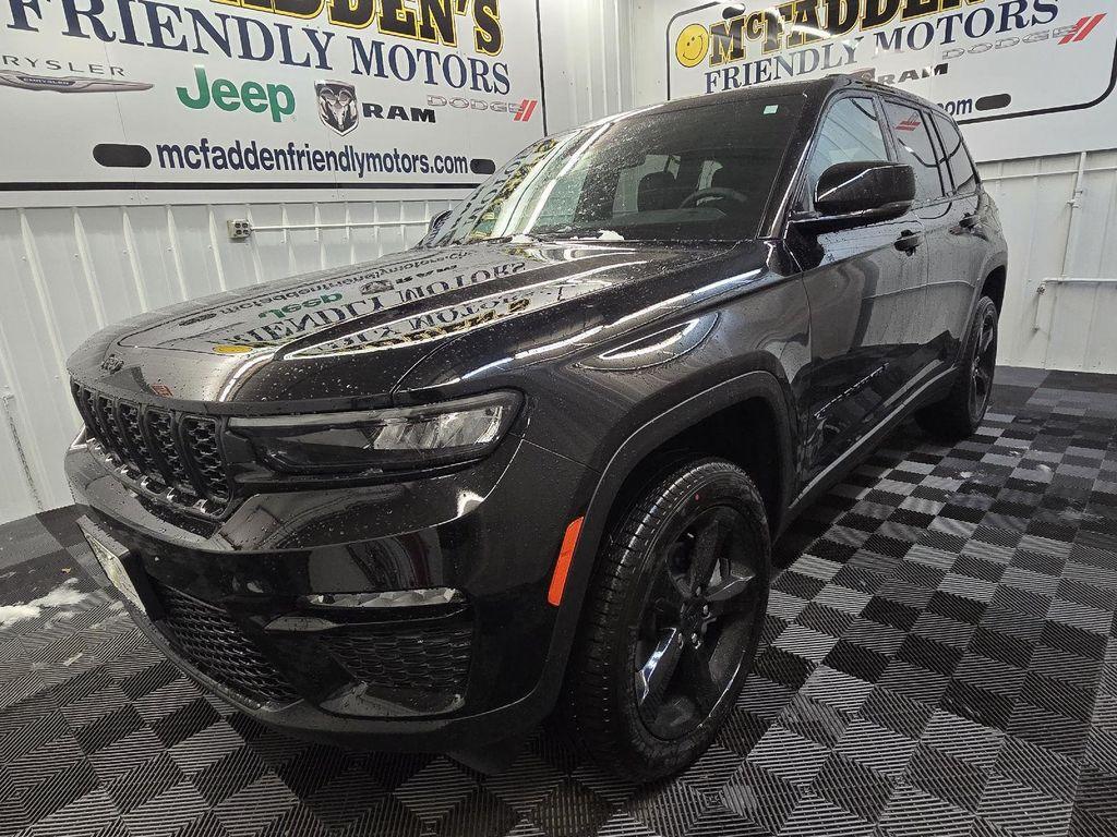 new 2025 Jeep Grand Cherokee car, priced at $49,643