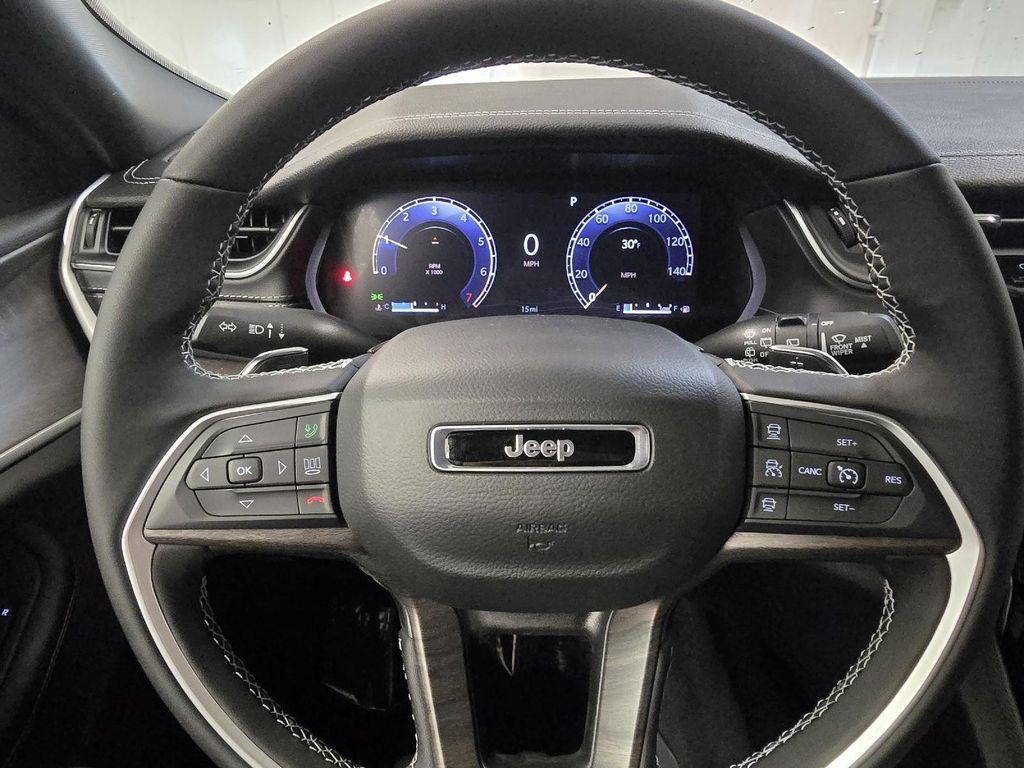 new 2025 Jeep Grand Cherokee car, priced at $49,643