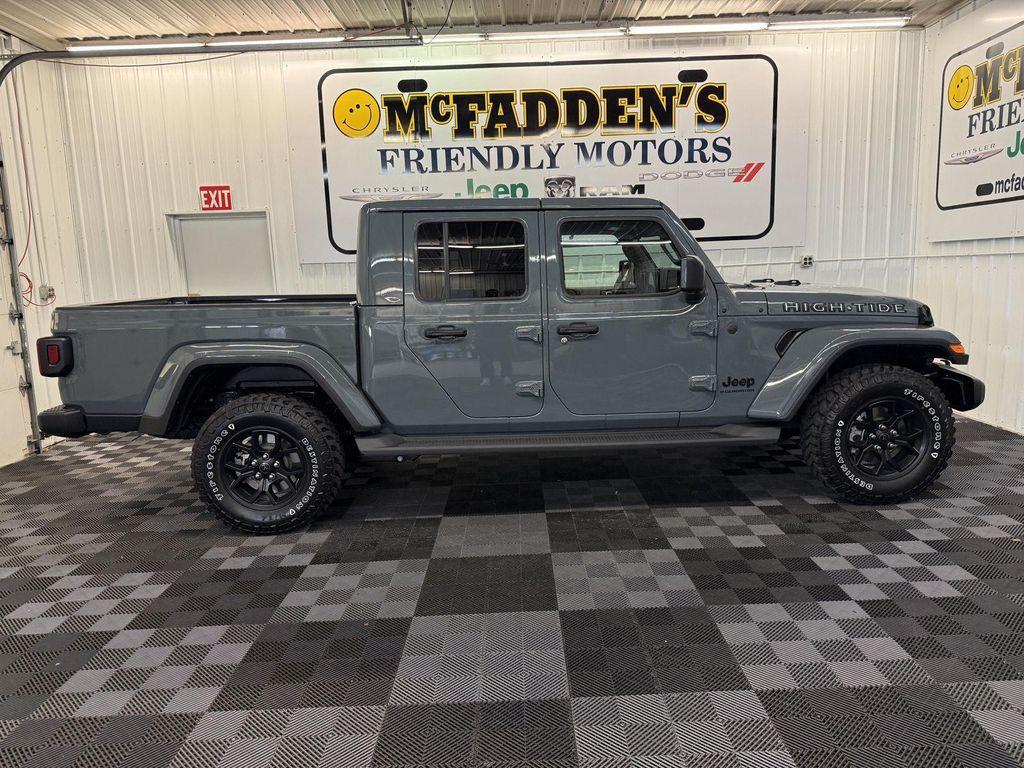 new 2025 Jeep Gladiator car, priced at $46,495