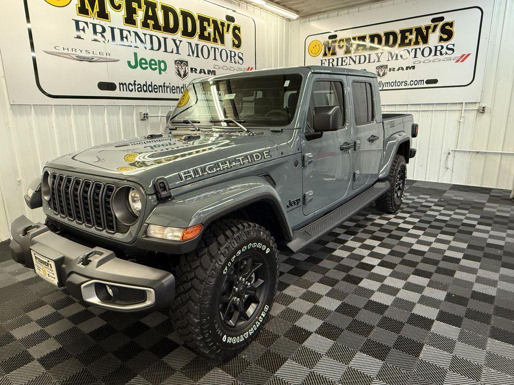 new 2025 Jeep Gladiator car, priced at $46,495